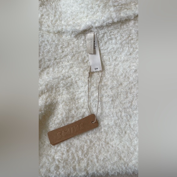 SKIMS Soft Cream Robe - Picture 8 of 9